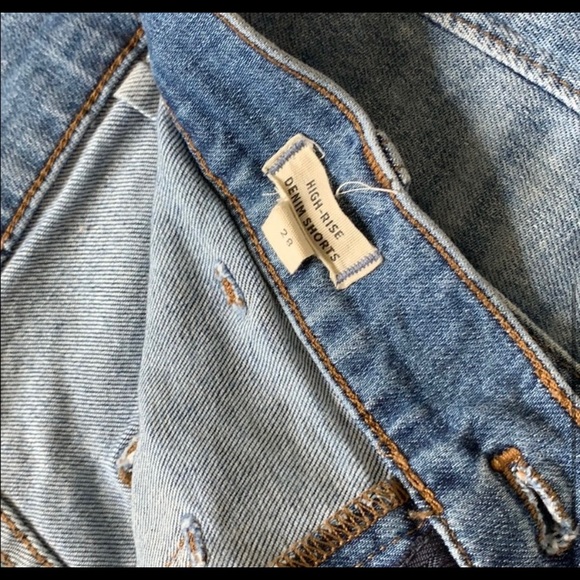 Madewell High-Rise Denim Shorts - Picture 2 of 6
